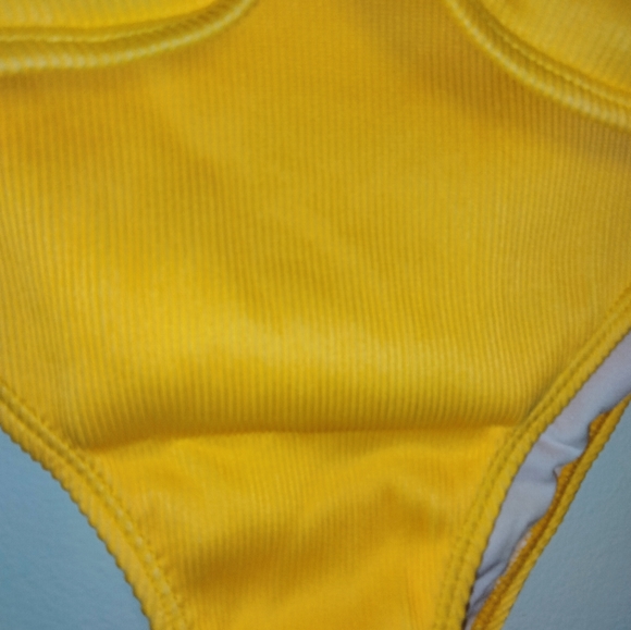 Neon Orange (Size M) Ribbed Texture (2PC) Bikini Swimsuit (Like New Condition) - Picture 4 of 10